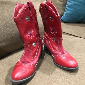 Cute Red Roper cowgirl boots!
